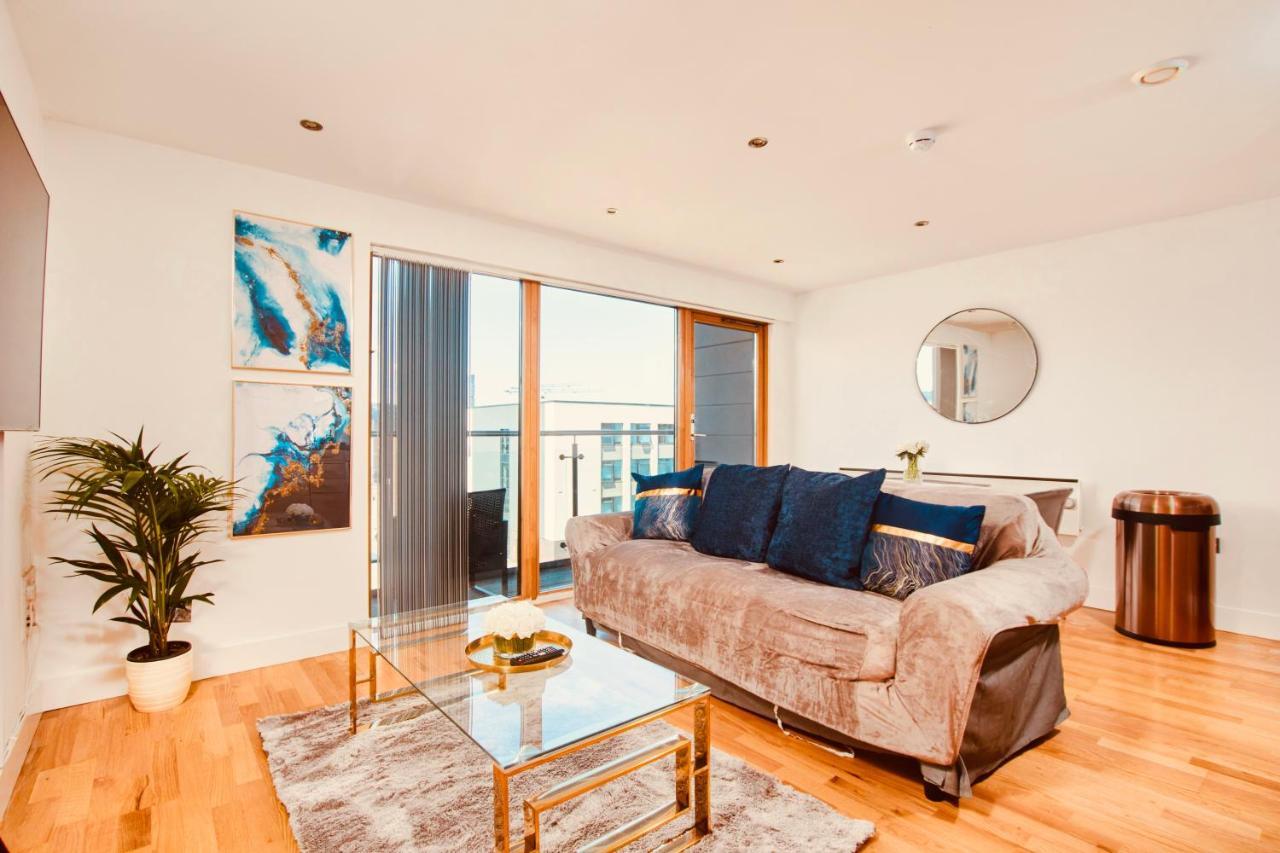 King Deluxe Large Balcony& Free Parking! Leeds (West Yorkshire)