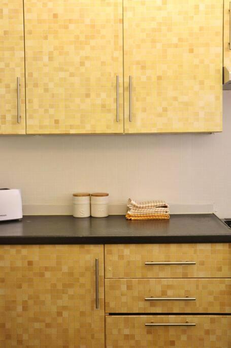 Apartment Away From - 2 Bed Free Parking & Wifi Leeds (West Yorkshire)