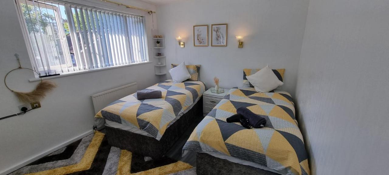 Glamorous With Wifi And Netflix Guest house *