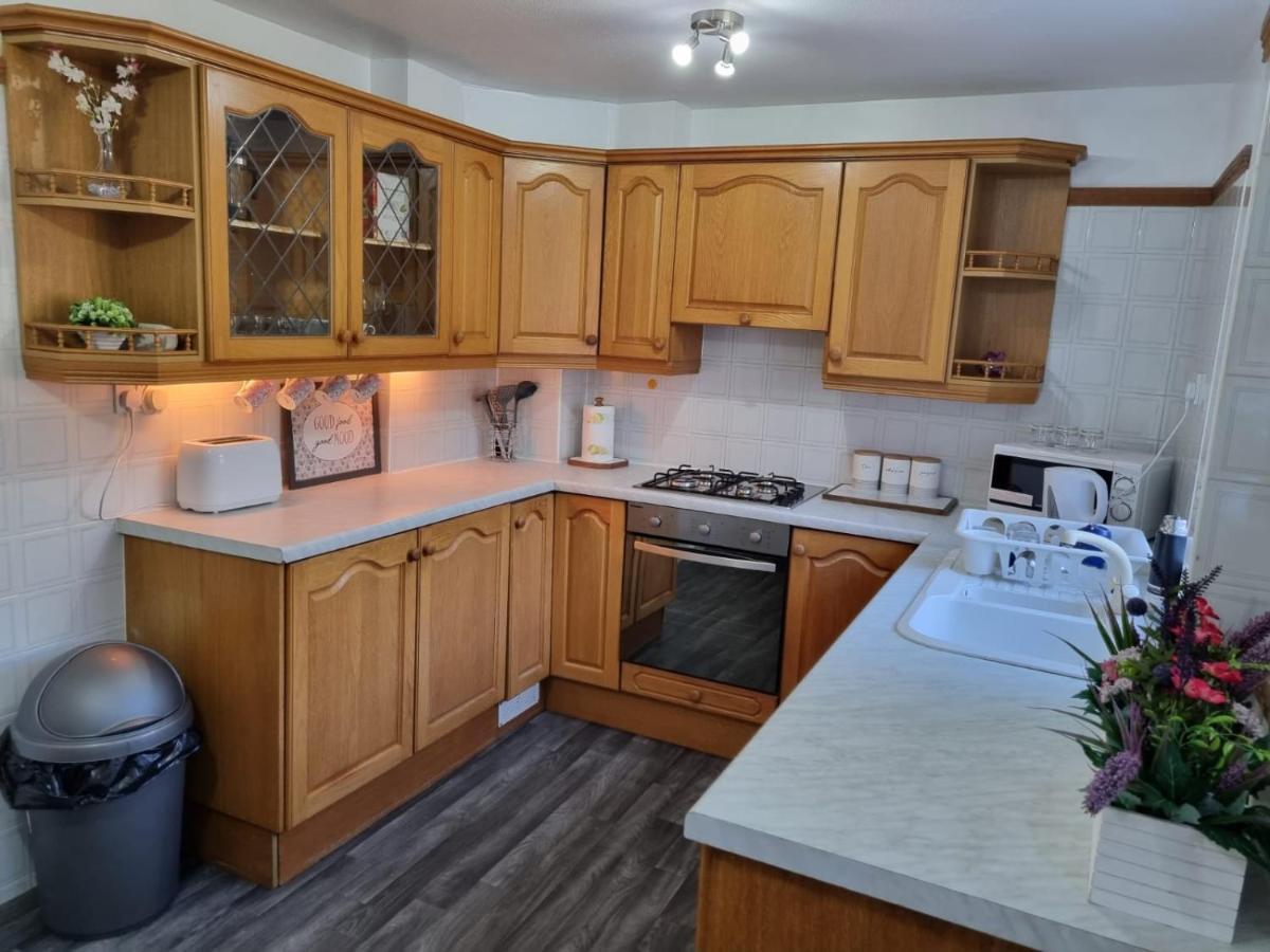 Guest house Modern & Elegant W/ Netflix And Parking *