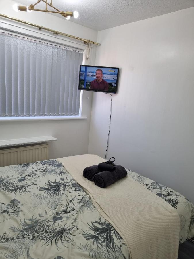 Guest house Modern & Elegant W/ Netflix And Parking *