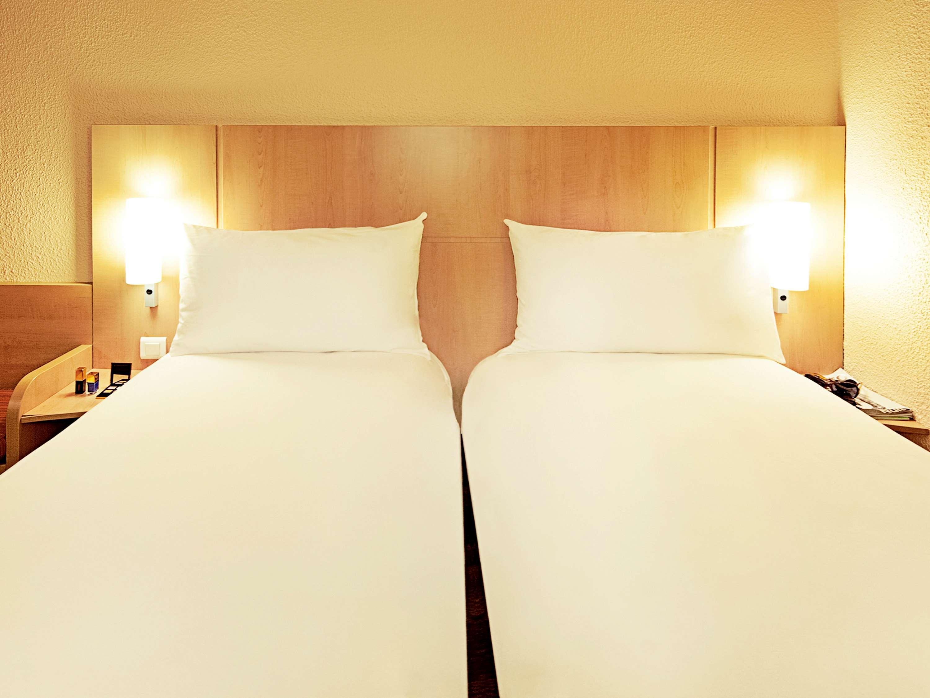 Ibis Leeds Centre Marlborough Street Hotel 2*