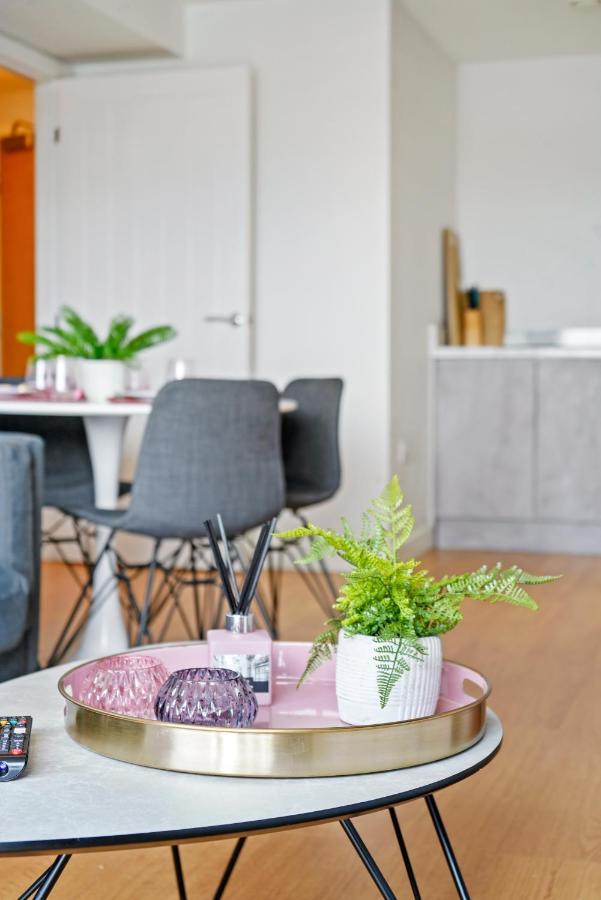 Apartment Stunning 2 Bedroom