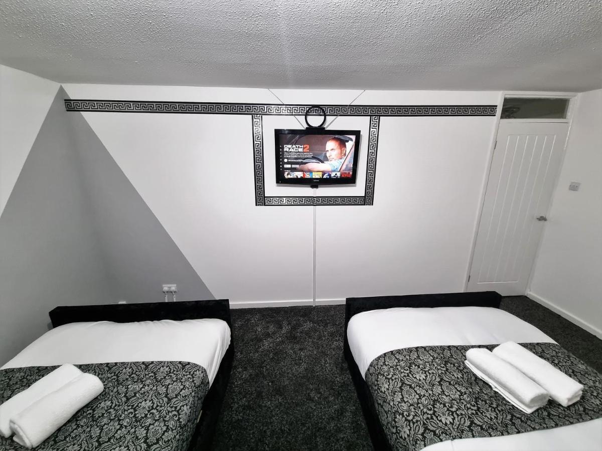 *10or* Setup For Your Relaxed & Amazing + Free Parking + Free Fast Wifi * Holiday home *