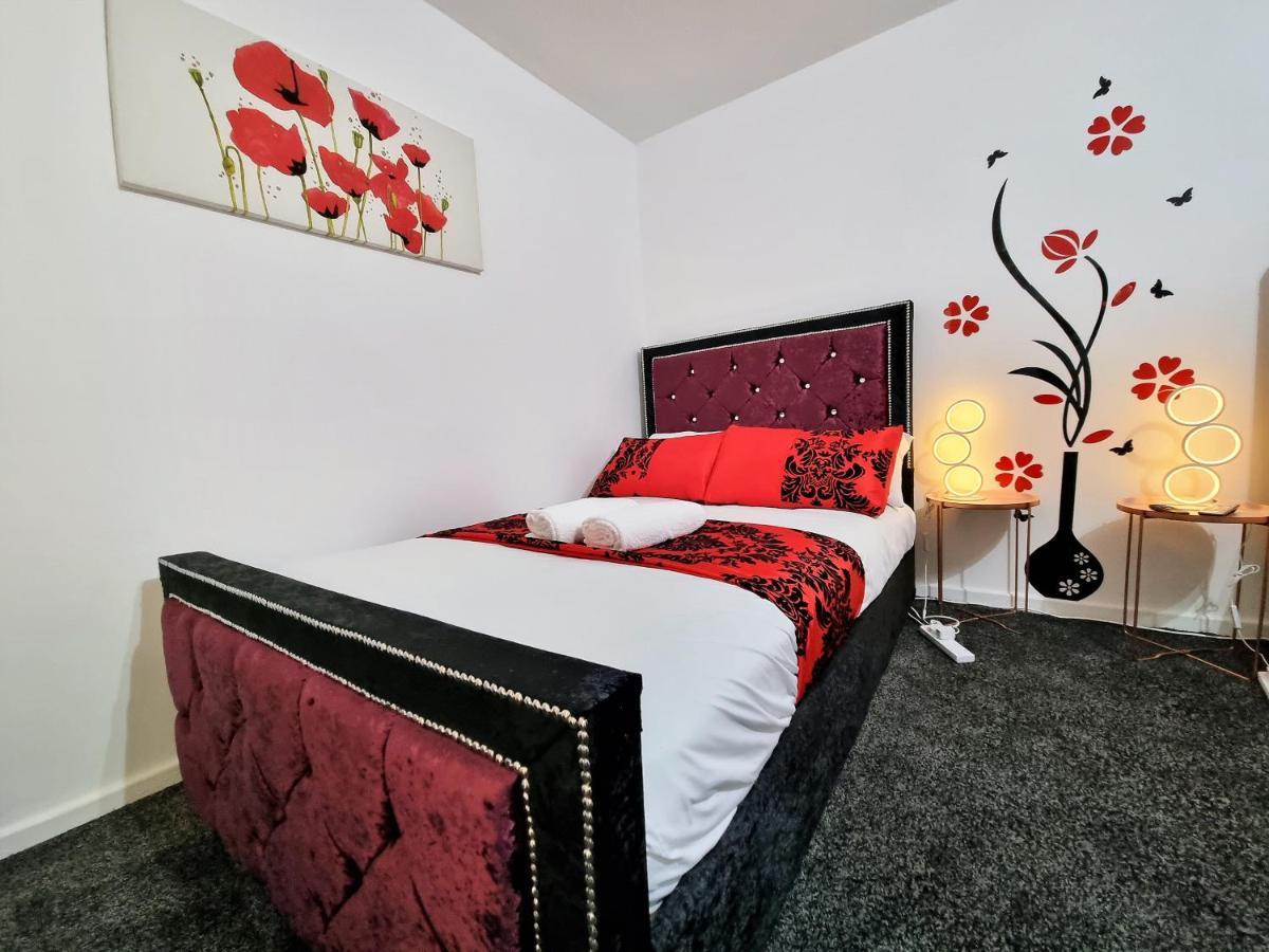 Holiday home *10or* Setup For Your Relaxed & Amazing + Free Parking + Free Fast Wifi * Leeds (West Yorkshire)