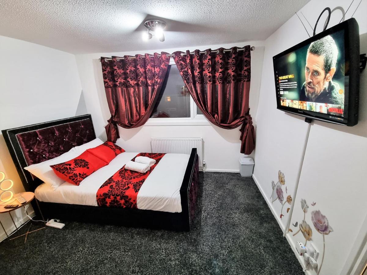*10or* Setup For Your Relaxed & Amazing + Free Parking + Free Fast Wifi * Holiday home *