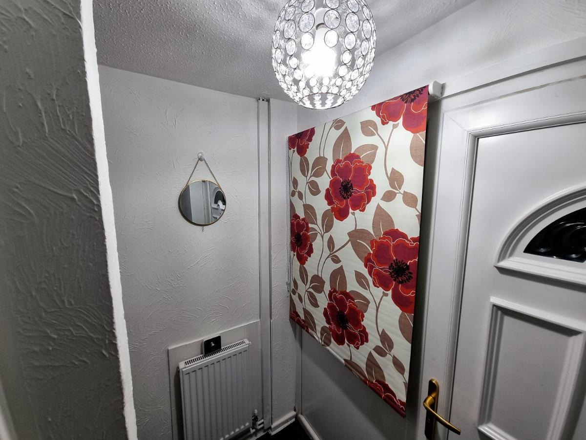 Holiday home *10or* Setup For Your Relaxed & Amazing + Free Parking + Free Fast Wifi * Leeds (West Yorkshire)