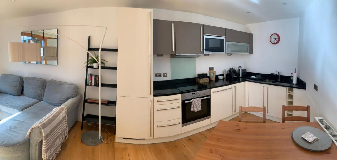 2 Bed In Granary Wharf Leeds *