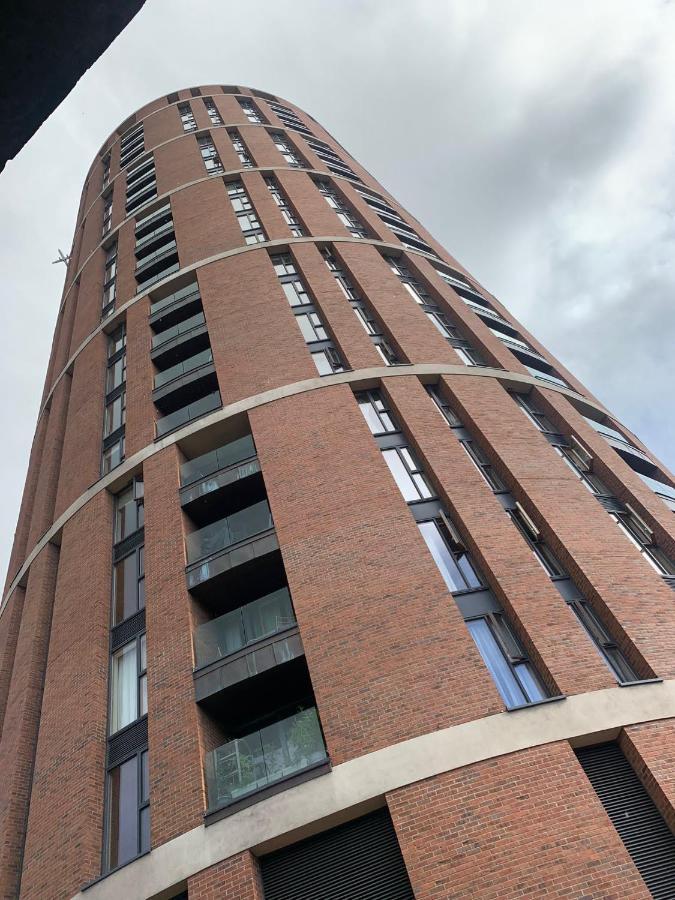Apartment 2 Bed In Granary Wharf Leeds *