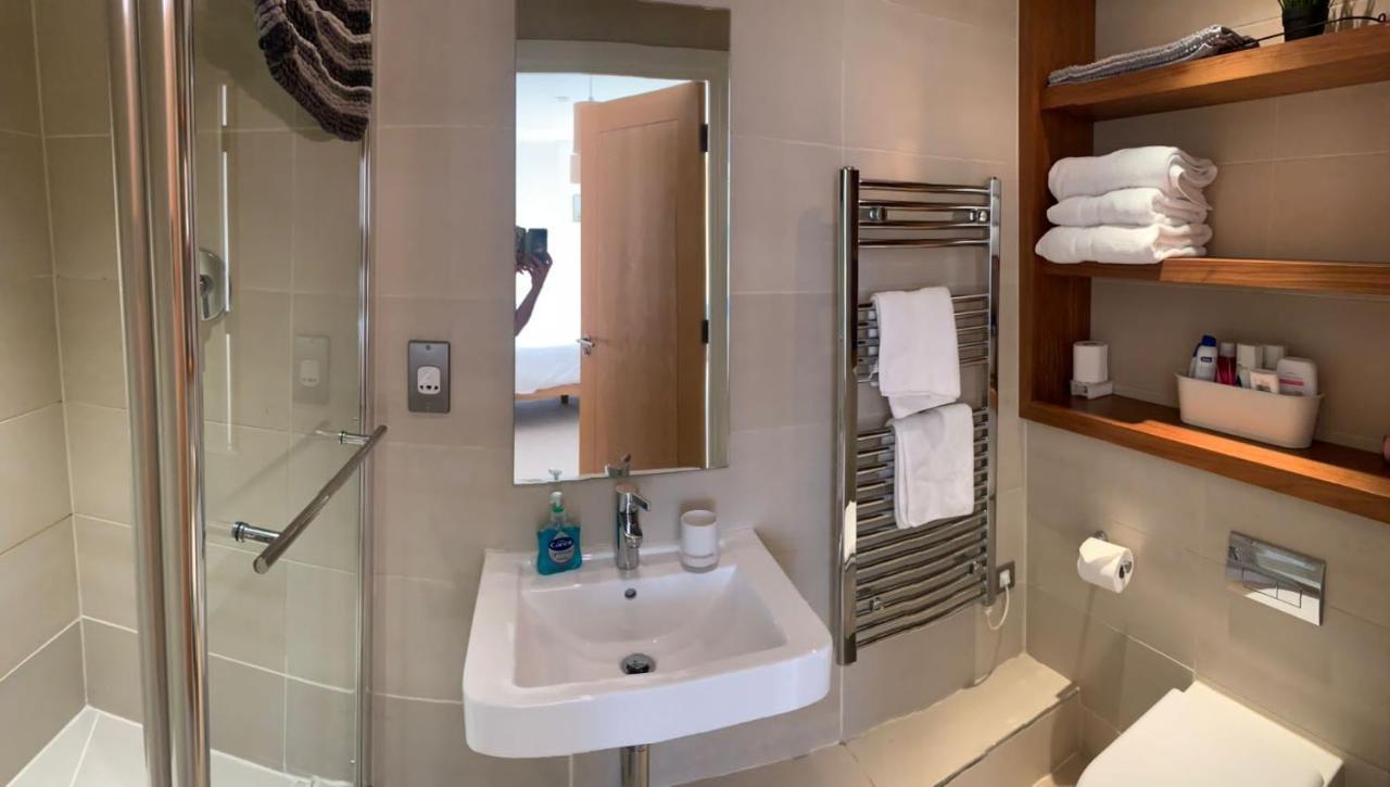 2 Bed In Granary Wharf Leeds *