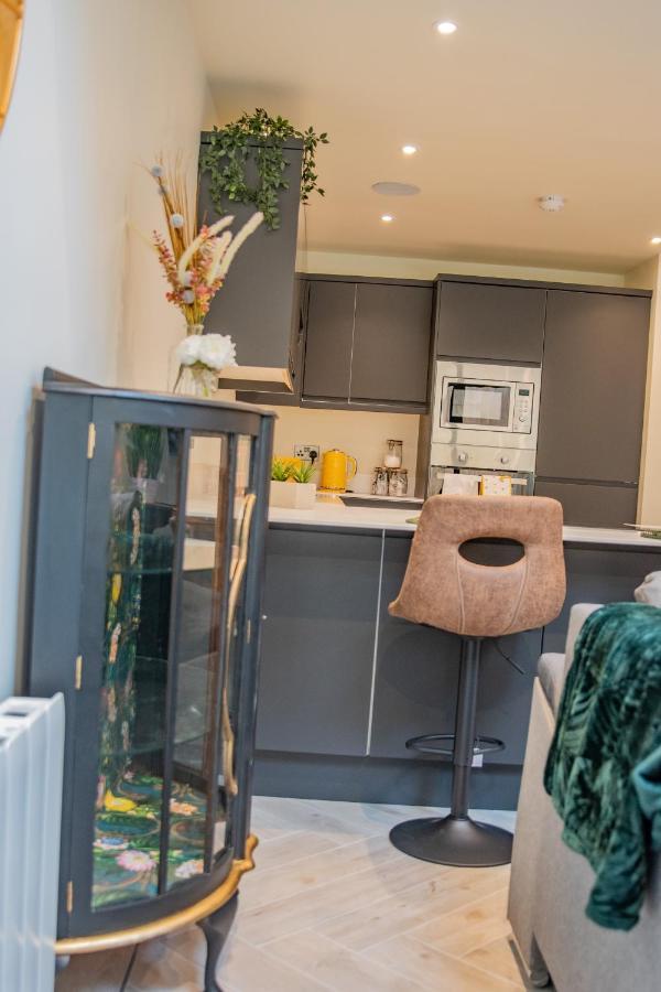Bv Comfy Spacious 3 Bedroom Townhouse At One Cliff Oak Leeds Perfect For Contractors Apartment