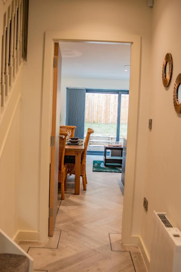 Apartment Bv Comfy Spacious 3 Bedroom Townhouse At One Cliff Oak Leeds Perfect For Contractors *