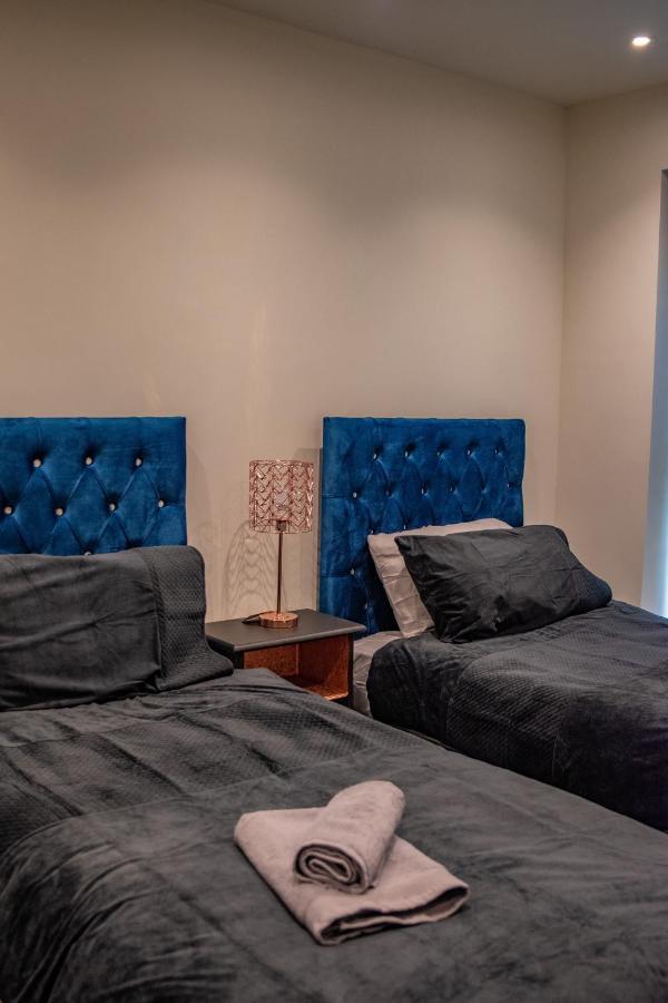 Bv Comfy Spacious 3 Bedroom Townhouse At One Cliff Oak Leeds Perfect For Contractors
