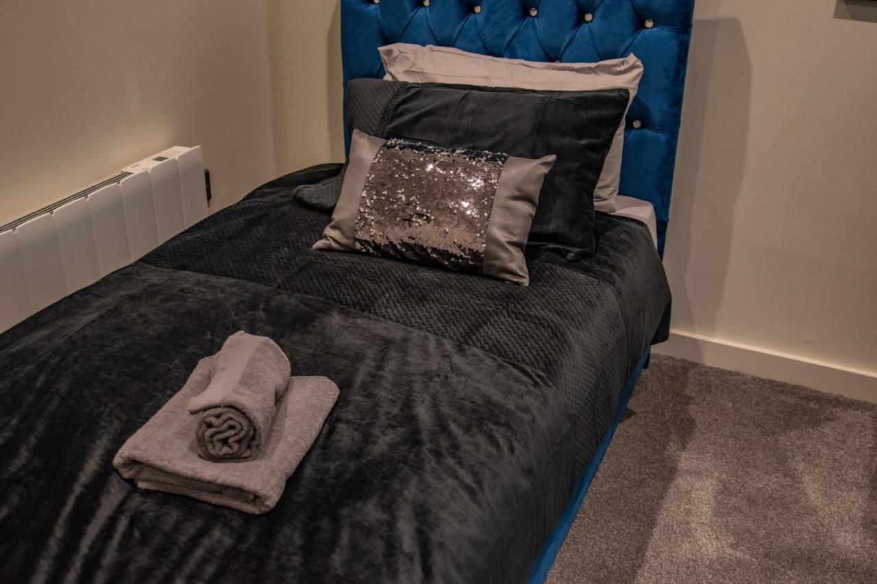 Apartment Bv Comfy Spacious 3 Bedroom Townhouse At One Cliff Oak Leeds Perfect For Contractors *