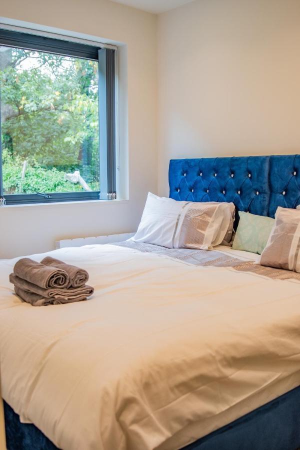 Bv Comfy Spacious 3 Bedroom Townhouse At One Cliff Oak Leeds Perfect For Contractors Apartment