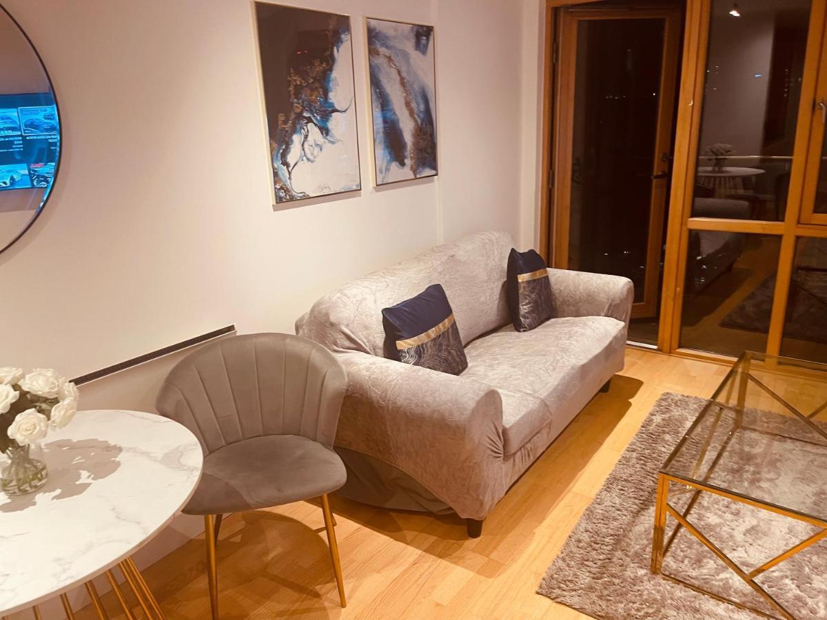 Primedoorstep Deluxe Apt, River Canal View& Free Parking! *