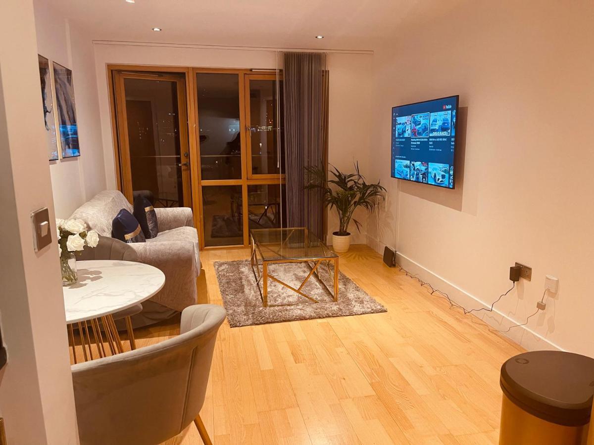 Apartment Primedoorstep Deluxe Apt, River Canal View& Free Parking! *