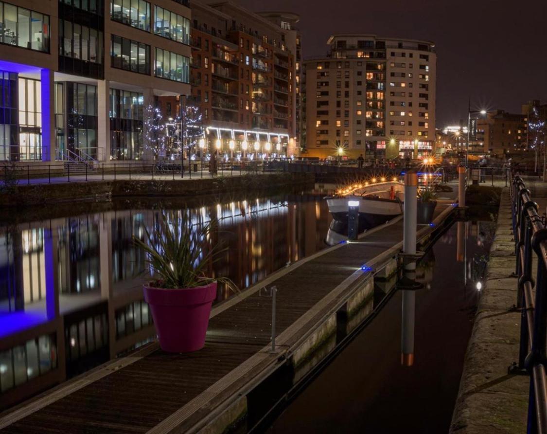 Primedoorstep Deluxe Apt, River Canal View& Free Parking! Apartment