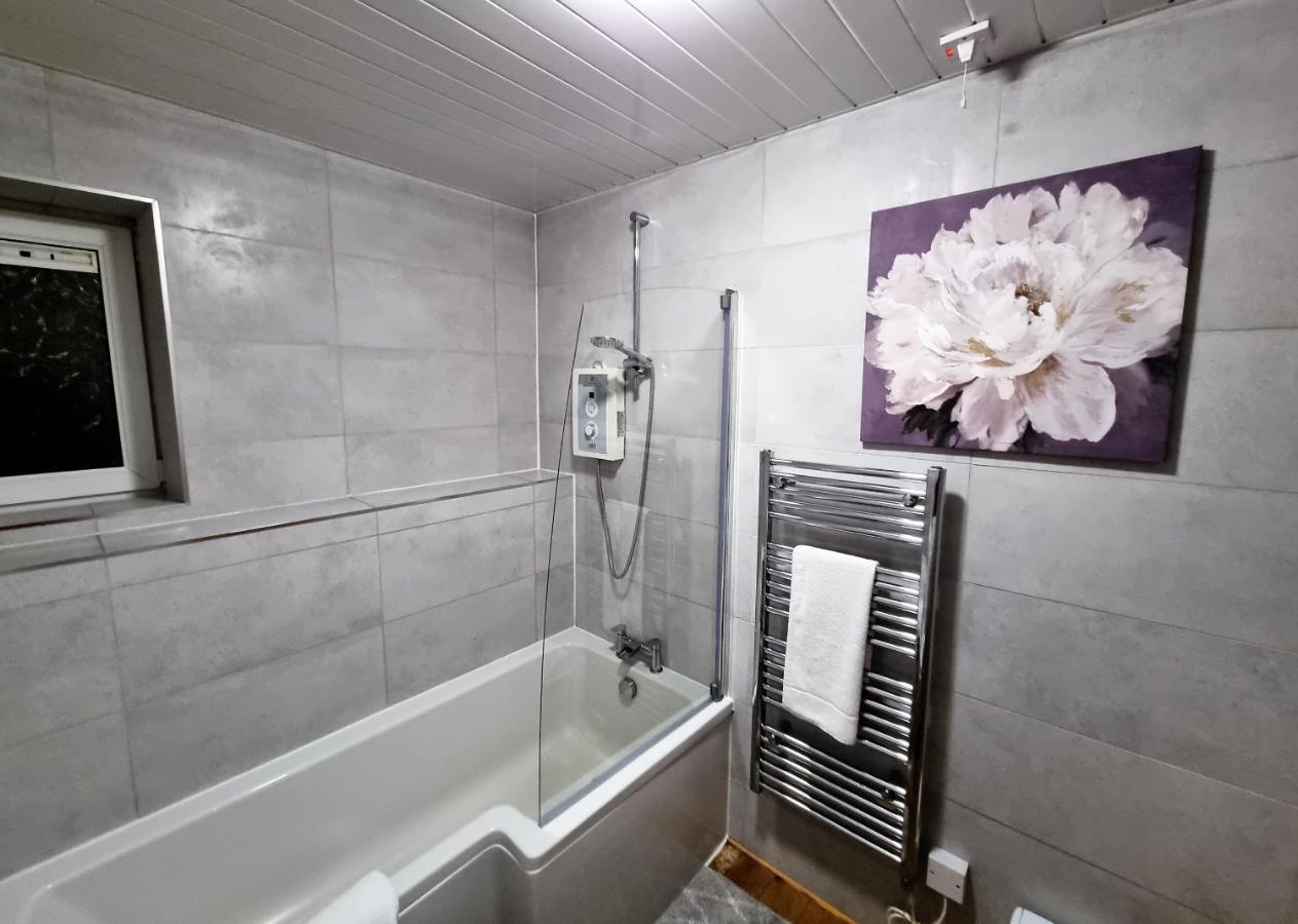 Apartment *f43nh* Setup For Your Relaxed & Cosy + Free Parking + Free Fast Wifi * *