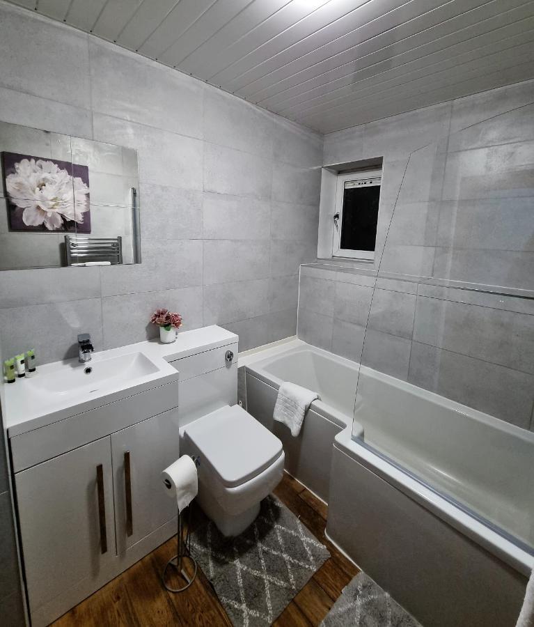 Apartment *f43nh* Setup For Your Relaxed & Cosy + Free Parking + Free Fast Wifi * *