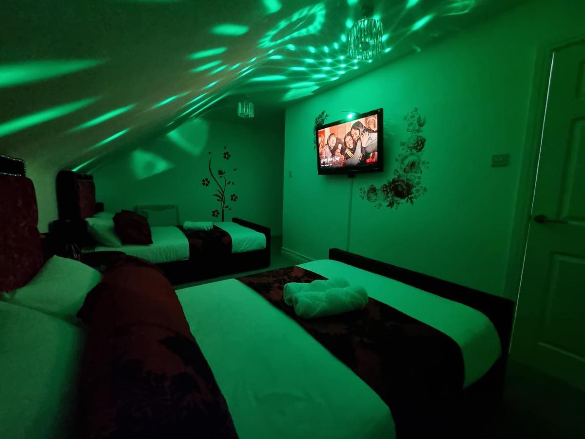 *f43nh* Setup For Your Relaxed & Cosy + Free Parking + Free Fast Wifi * * Leeds (West Yorkshire)