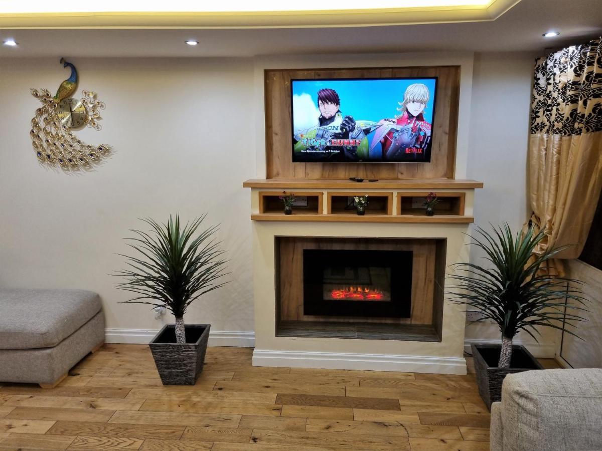 *f43nh* Setup For Your Relaxed & Cosy + Free Parking + Free Fast Wifi * * Leeds (West Yorkshire)