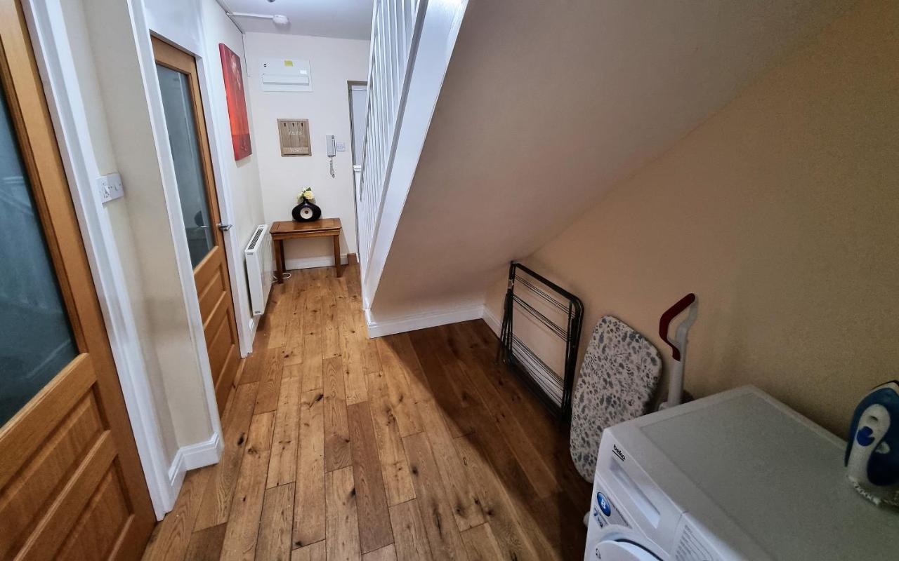 Apartment *f43nh* Setup For Your Relaxed & Cosy + Free Parking + Free Fast Wifi * *