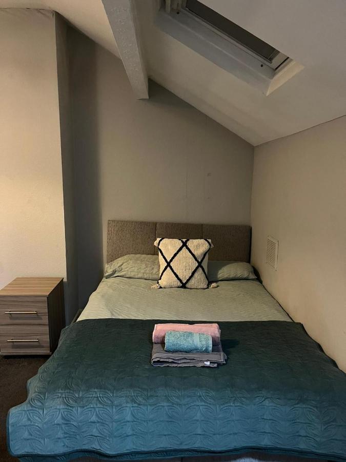 One Of A Kind 4 Bed Leeds (West Yorkshire)