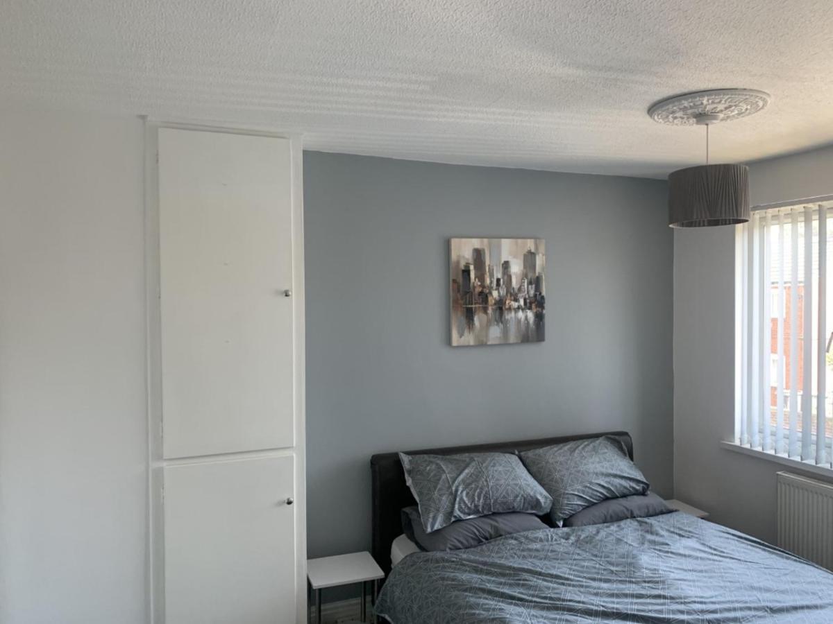 Cheerful 3 Bedroom Townhouse Leeds (West Yorkshire)