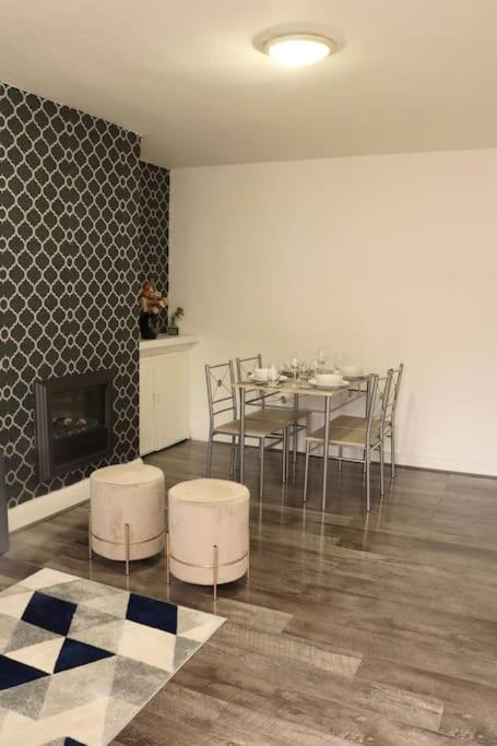 Apartment Beautiful With Free Parking And Wifi *