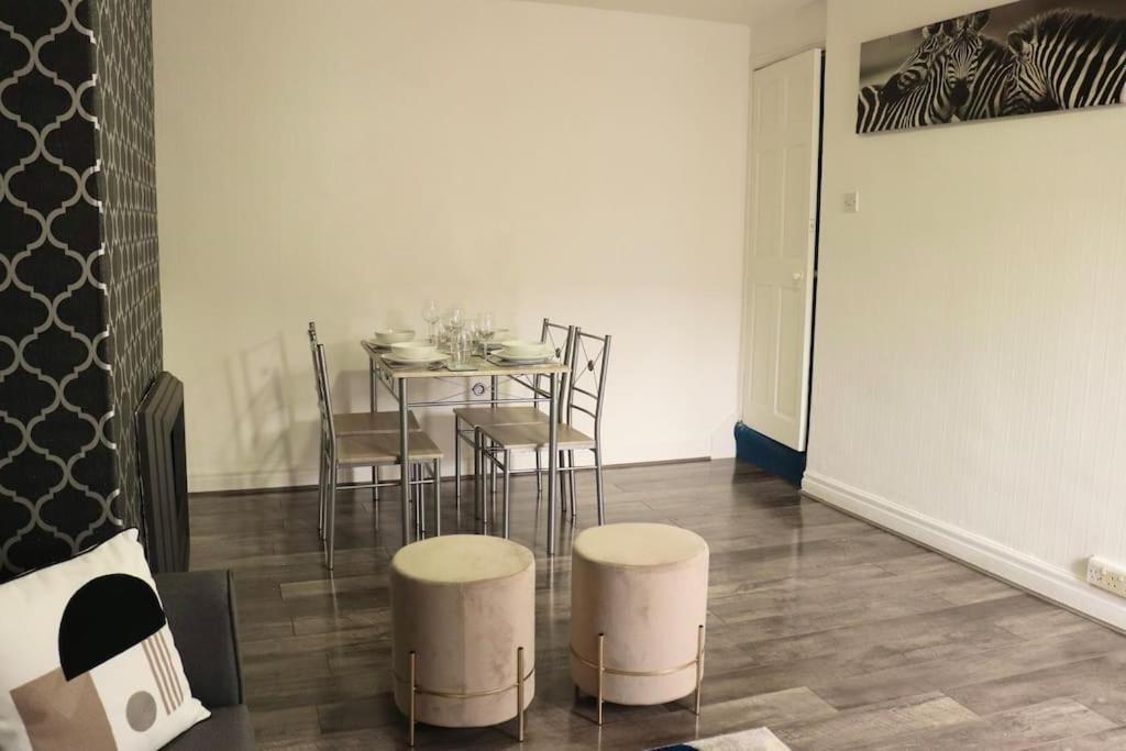 Apartment Beautiful With Free Parking And Wifi *