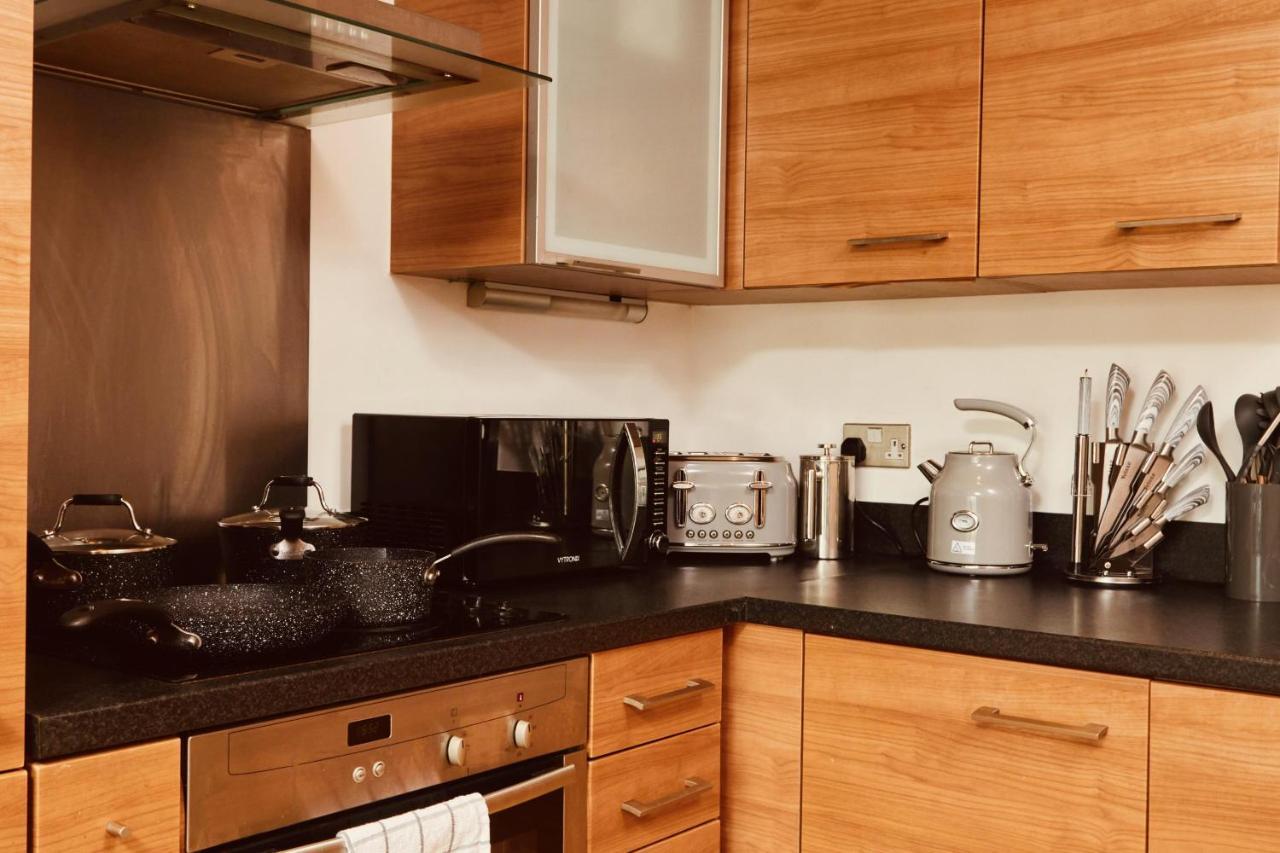 Deluxe Modern Apt&free Parking No Balcony Apartment Leeds (West Yorkshire)
