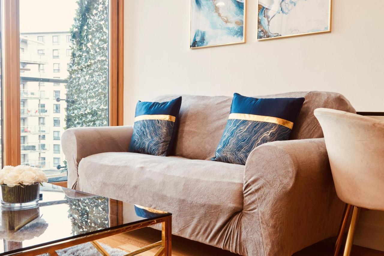 Deluxe Apt, Riverside Canal View&free Parking Leeds (West Yorkshire)