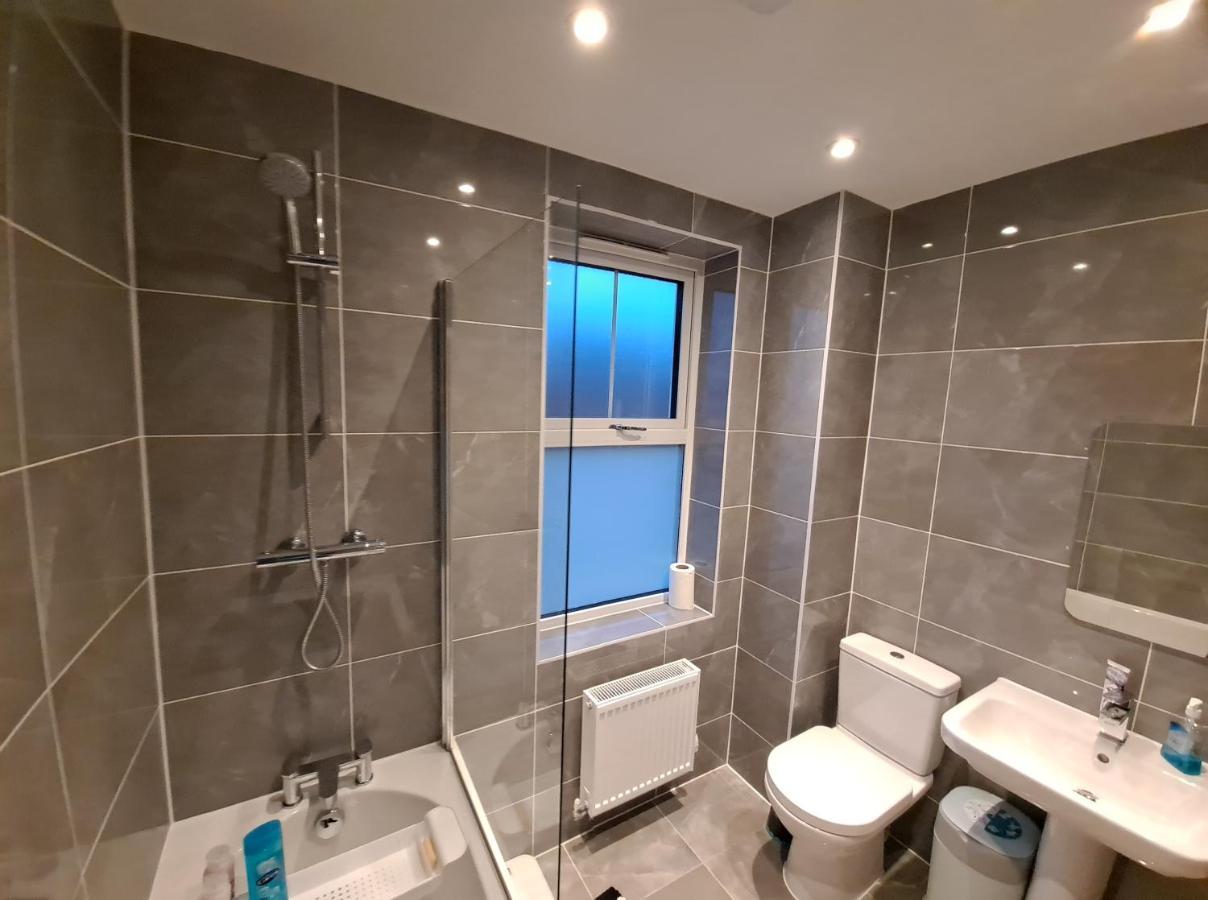 Homestay Modern Bedrooms In A House Leeds (West Yorkshire)