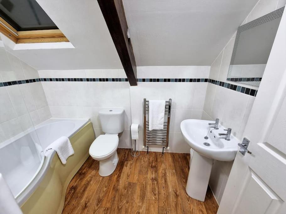 *f1*gh* Setup For Your Relaxed & Amazing + Free Parking + Free Fast Wifi * Leeds (West Yorkshire)