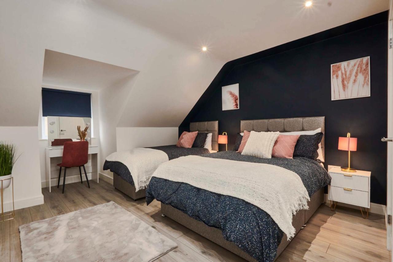 Homebird - Salisbury House Holiday home