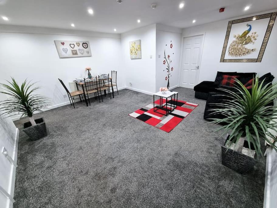 Apartment *f1*gh* Setup For Your Relaxed & Amazing + Free Parking + Free Fast Wifi * *