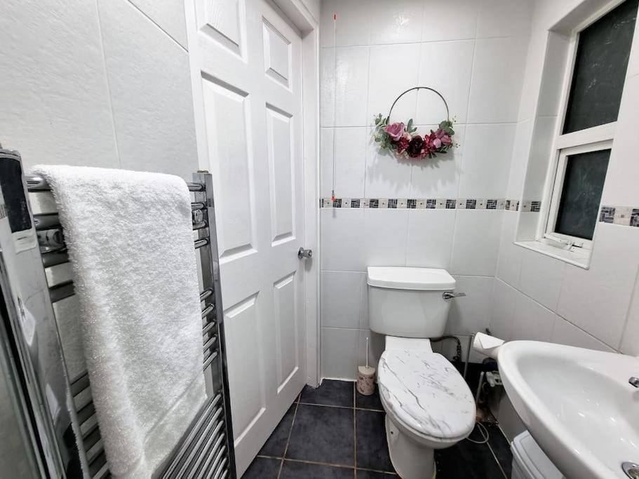 *f1*gh* Setup For Your Relaxed & Amazing + Free Parking + Free Fast Wifi * Leeds (West Yorkshire)