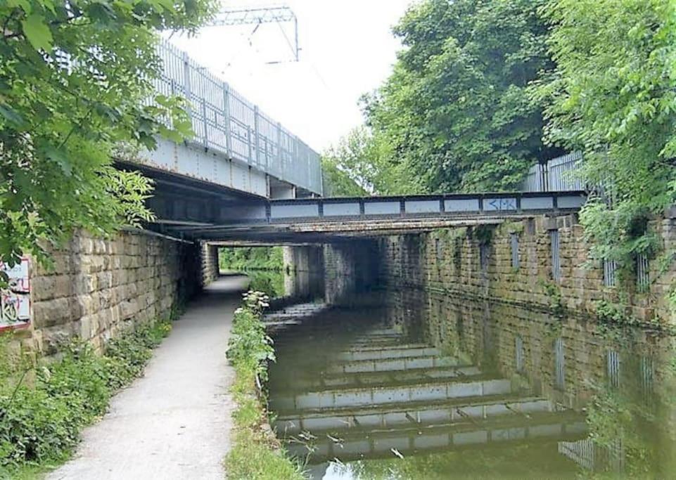 *f1*gh* Setup For Your Relaxed & Amazing + Free Parking + Free Fast Wifi * Leeds (West Yorkshire)