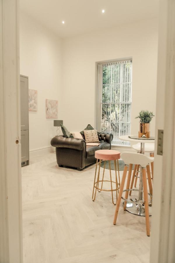 Bv Lux 1 Bedroom At Leeds Cliff Oak Mansion House Apartment *