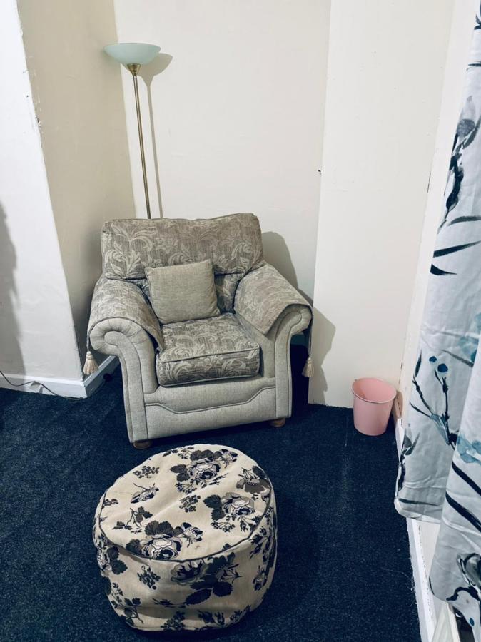 Homestay Centrally Located Double Bedroom In Leeds
