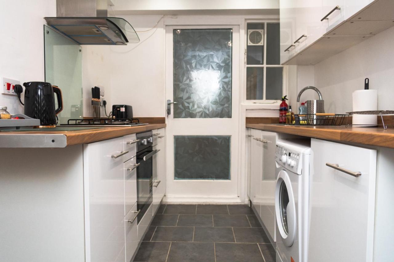 Leeds Lodge Holiday home *