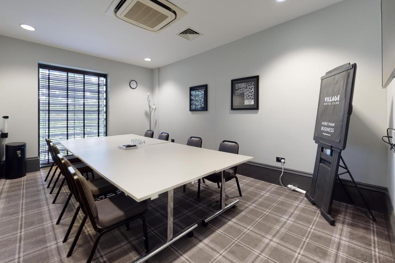 Hotel Village Leeds South 4*