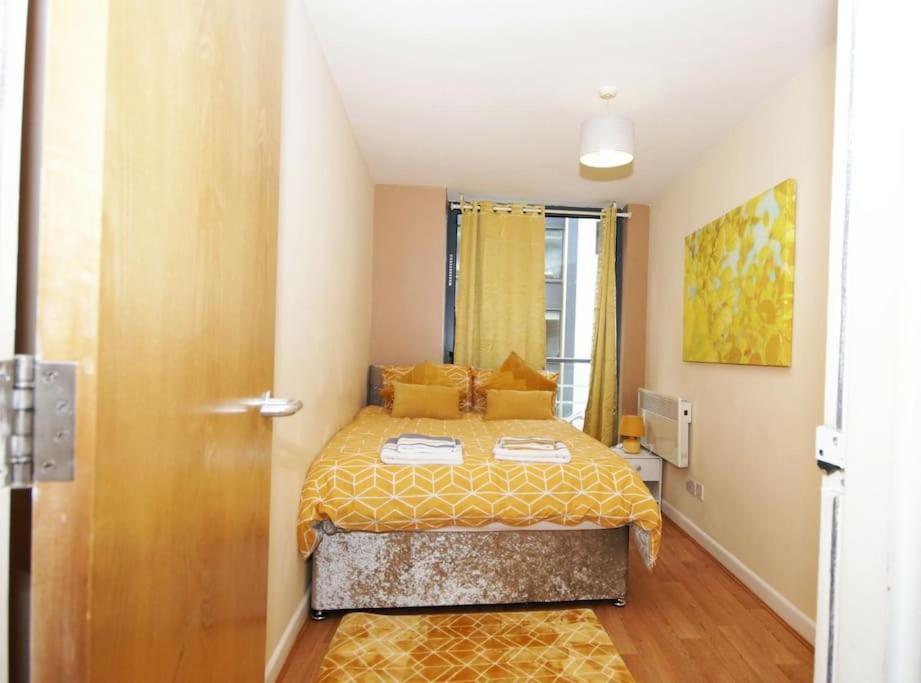 Apartment Alluring 2 Bedroom Leeds Centre Apartment- Self Check-in,balconied