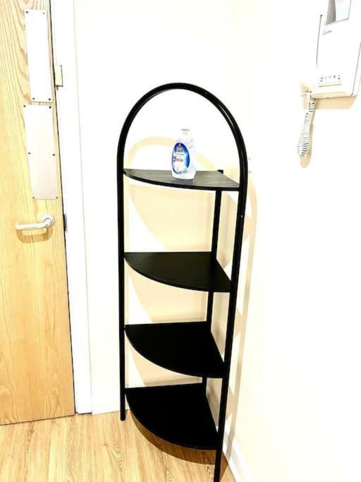 Apartment Alluring 2 Bedroom Leeds Centre Apartment- Self Check-in,balconied