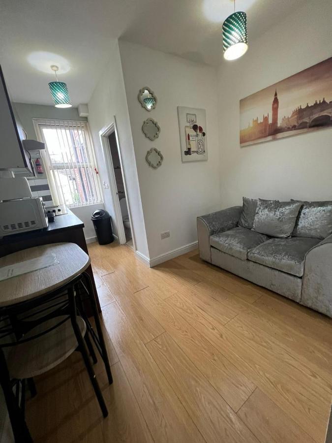 *modern 1 Bedroom Next To Centre* Apartment Leeds (West Yorkshire)