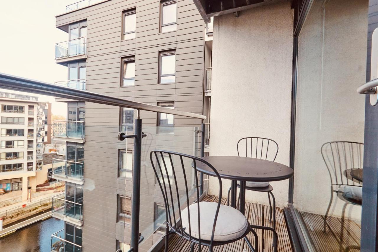 Deluxe Apt, Beautiful River View,free Parking No Balcony * Leeds (West Yorkshire)