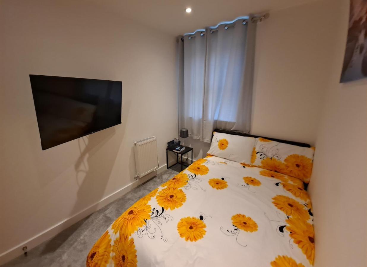 Modern Bedrooms In A House * Leeds (West Yorkshire)