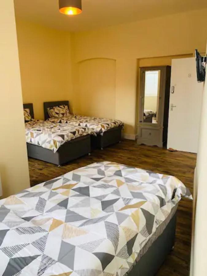 8 Fish Street, Budget Centre Accomodation * Leeds (West Yorkshire)