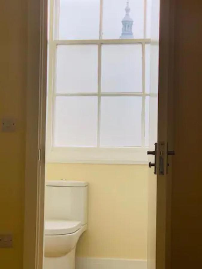 8 Fish Street, Budget Centre Accomodation Apartment *